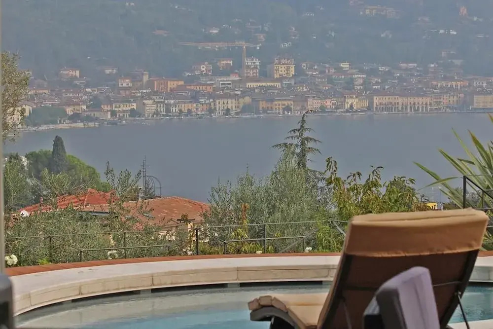Versine Luxury Apartment