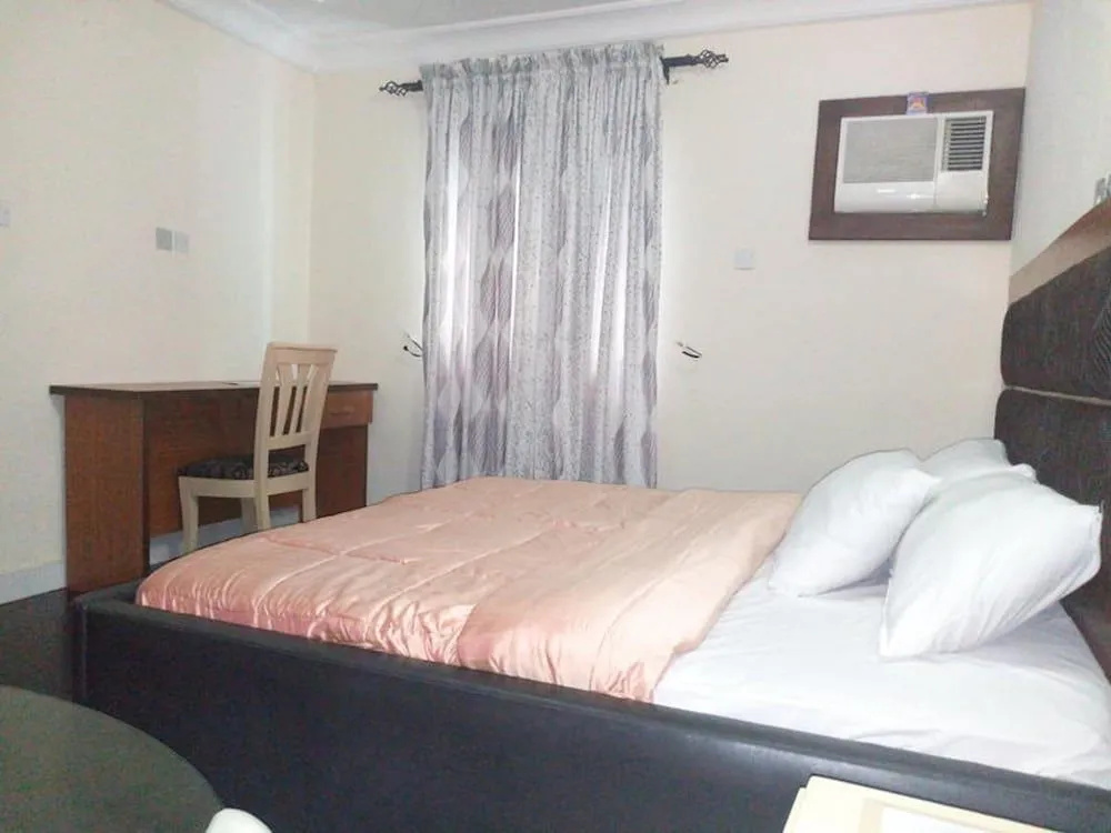D'Luxx Villa & Suites