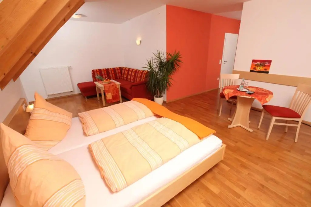 Gasthof-Pension Brauner Hirsch in Alfeld - Mittelfranken