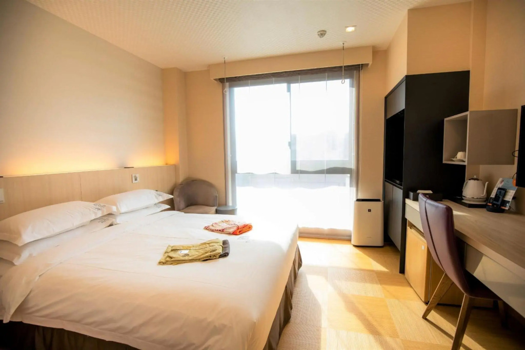 SOLA HOTEL