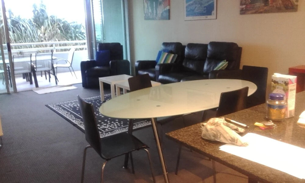 Grand Hotel Apartments Gold Coast by owner
