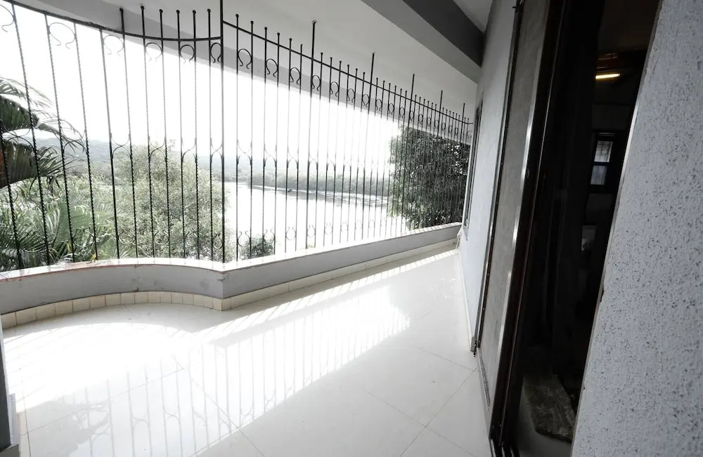 Stylish 5 Bedroom Villa With Private Pool