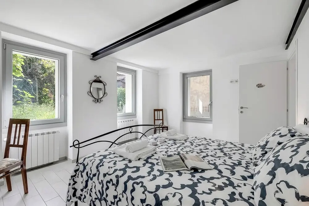 Iris Apartment