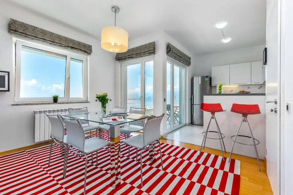 Apartment Bok