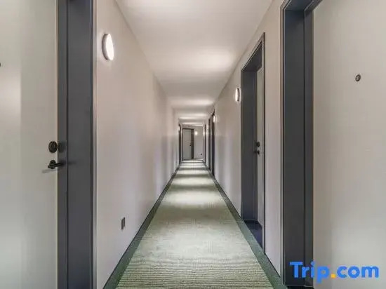 Hi Inn Hotel (Chengdu Tianfu New Area Nanhu Overpass Subway Station)