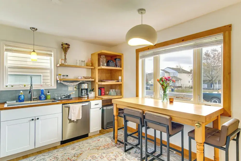 12 Mi to Bozeman: Duplex w/ Sauna & Yard