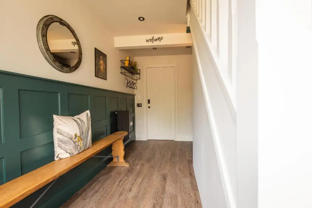 Stylish one bedroom Cotswold Coach House Tetbury