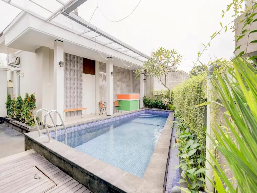 Oyo 90057 Riverside Bali Villas