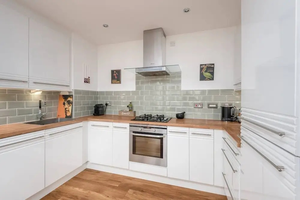 Ultra Stylish 2 Bed/2 Bath with Balcony & Parking