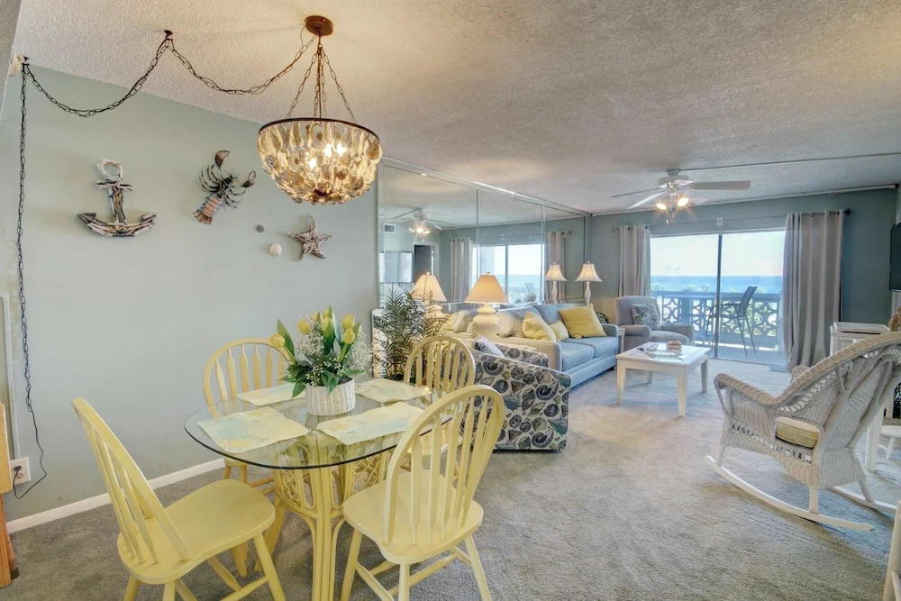 446 El Matador 2 Bedroom Condo by RedAwning