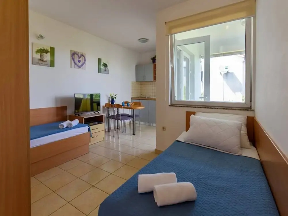 Spacious Apartment in Sukosan With Balcony