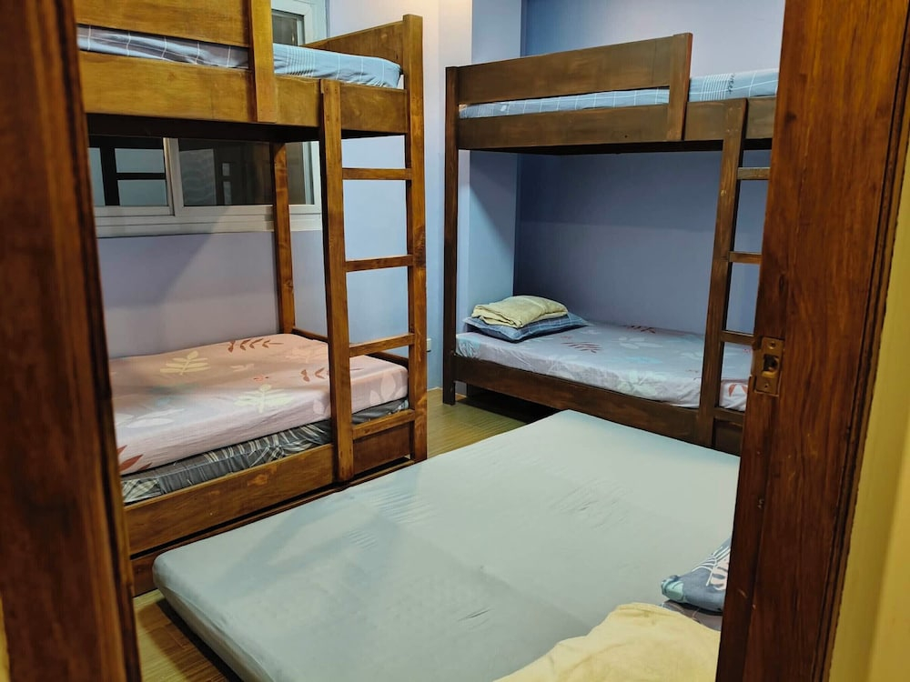 MEEKS VILLAS TRANSIENT HOUSE