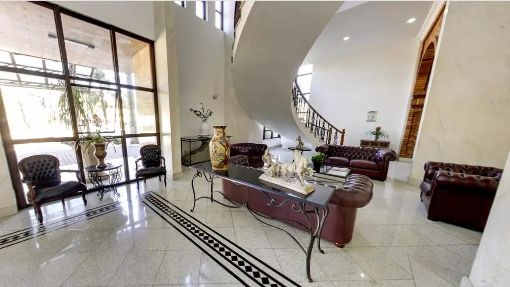 Marques Plaza Hotel