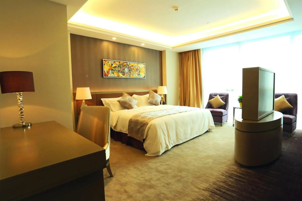 Shenzhen Baoan PLUS Gems Cube Hotel