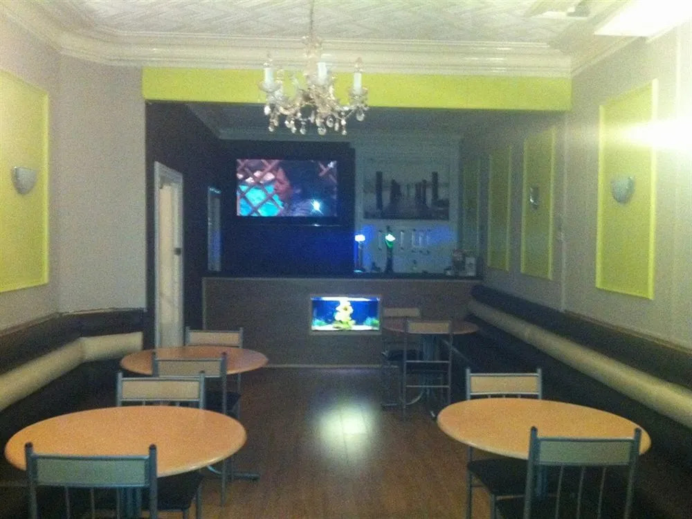 OYO Hotel 33