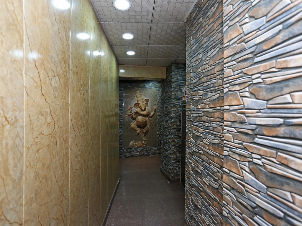 OYO 18782 Hotel Mannat