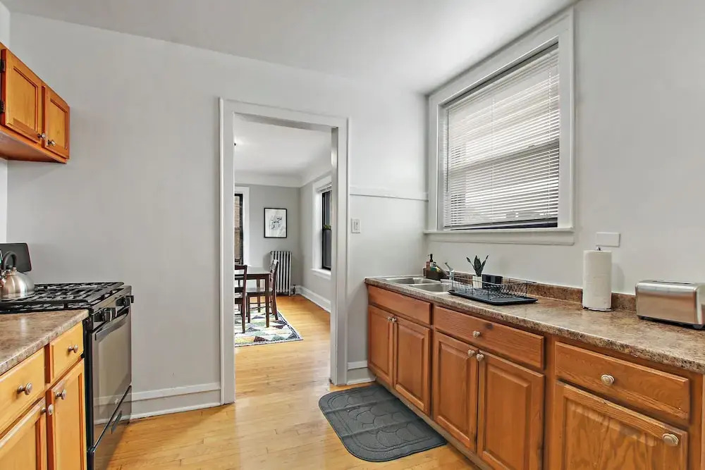 1BR Vibrant Apt - Montrose 2E