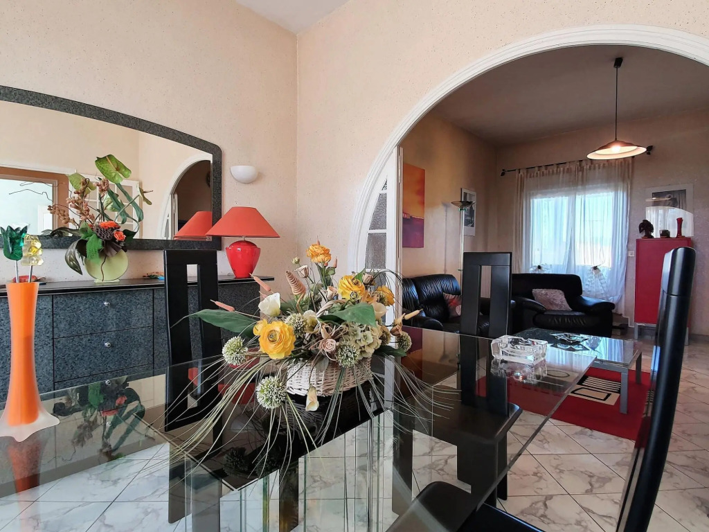 Majestic Villa in Homps With Private Pool