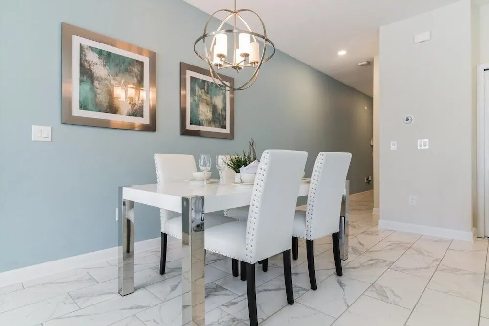 Beautiful 4Bd Pool TH, Storey Lake-4815DS