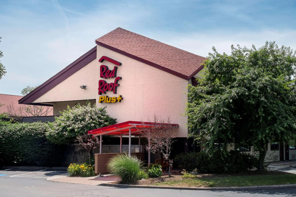 Red Roof Inn PLUS+ West Springfield