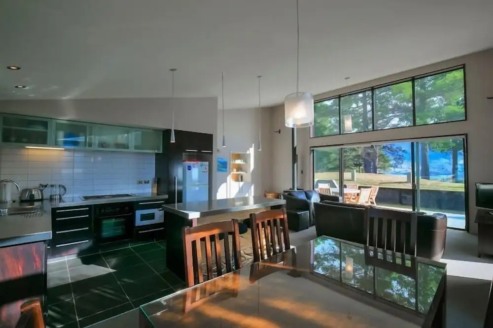 Anderson Heights | Spacious Stay with lake views