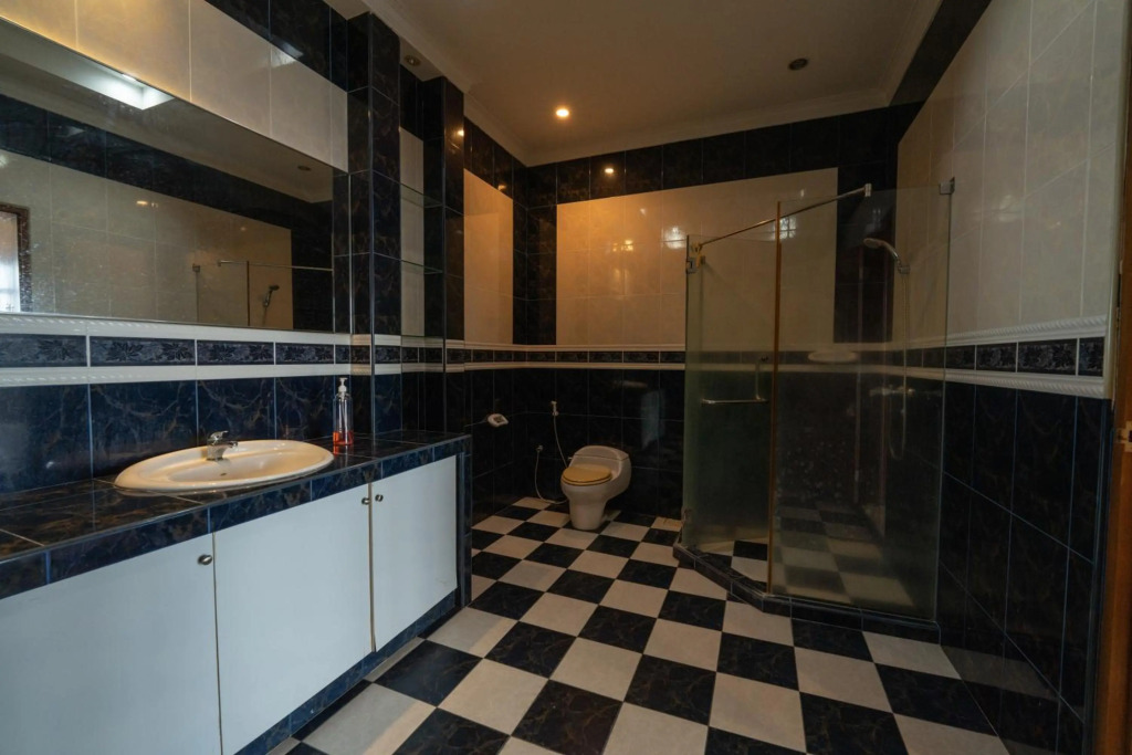 MK Homestay Wakaf Che Yeh with bathtub - Max 14 Pax