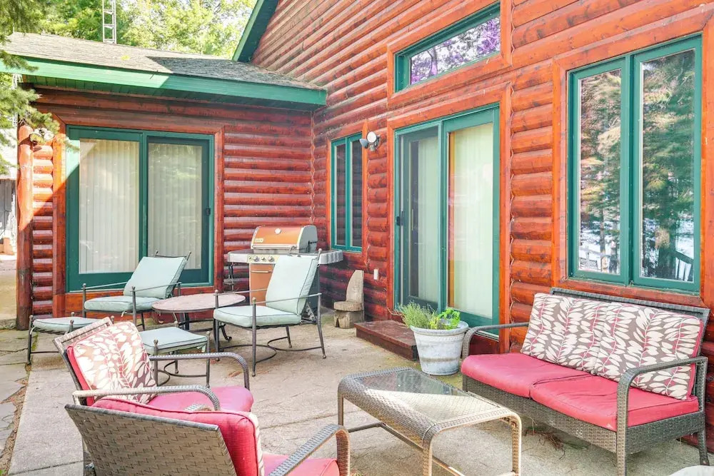 Lake Tomahawk Fall Retreat w/ Foliage & Lake Views