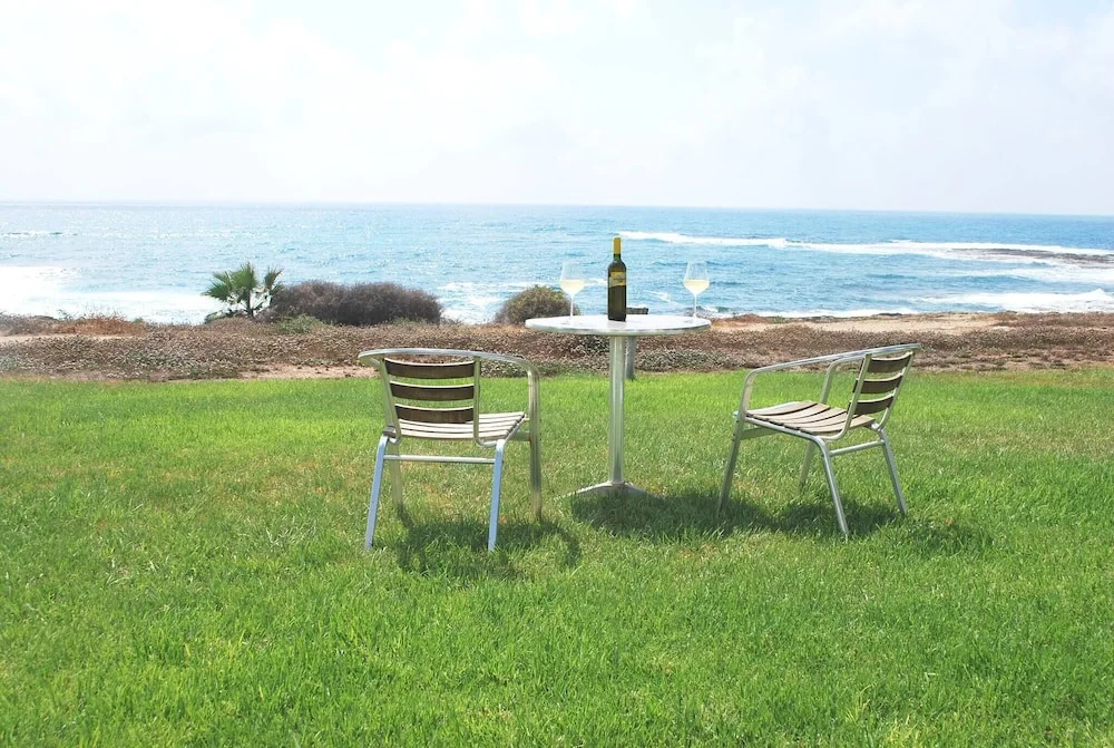 Sea Front Villa, HEATED Private Pool, Amazing location Paphos 323
