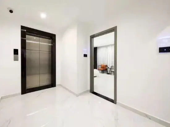 Oscar Shallow Lane Que Residence Hotel