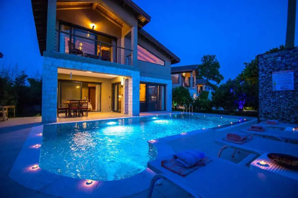 Volans Suites Villas