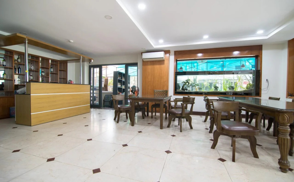 Sunny Hotel and Apartment
