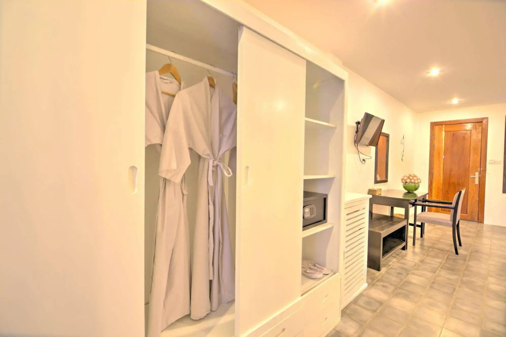 La Residence Blanc DAngkor