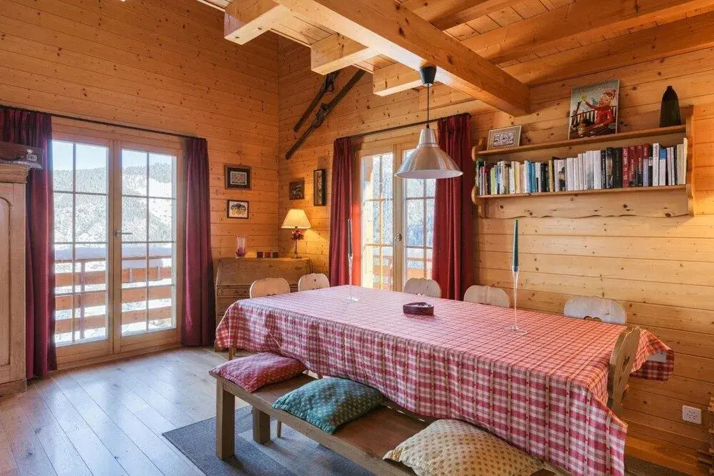 Montebello - Cozy Classic Swiss Chalet With Stunning Views