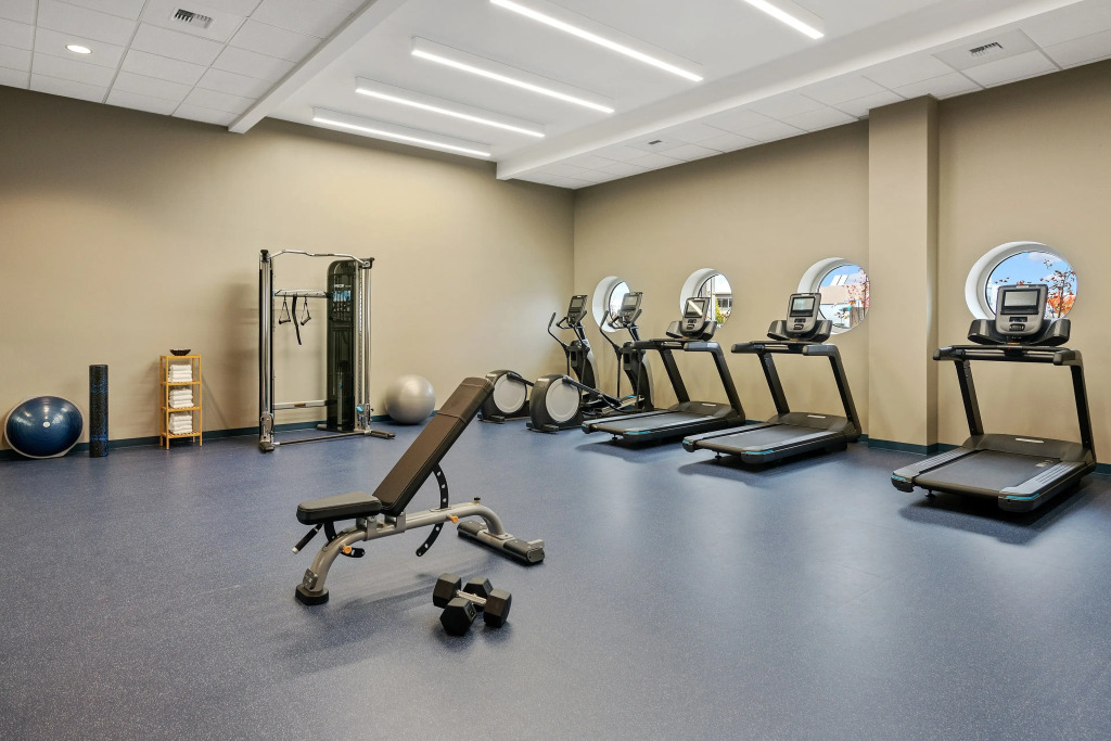 Hotel Indigo Seattle Everett Waterfront Place by IHG
