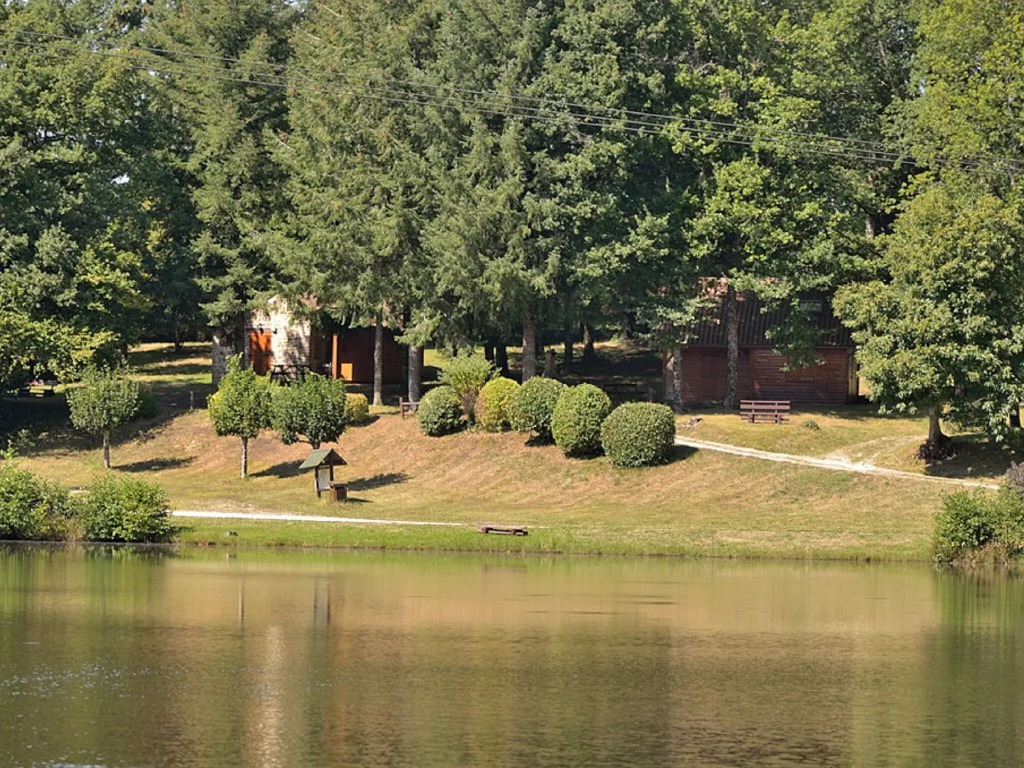 Serene Holiday Home in Cussac with Private Terrace, Barbeque