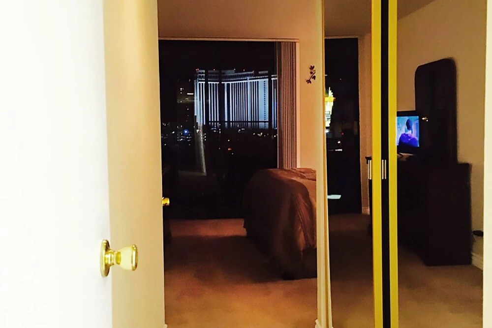 888 Convention Center 3 BEDROOM 2 BATH Condos