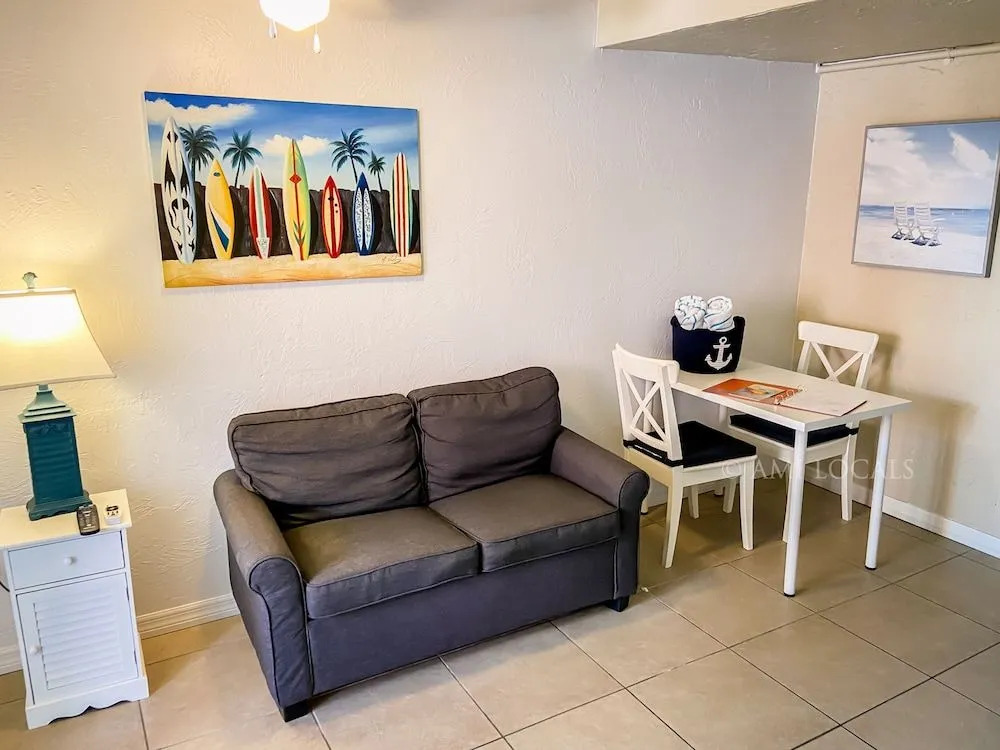 Island Time Inn Suites by AMI Locals