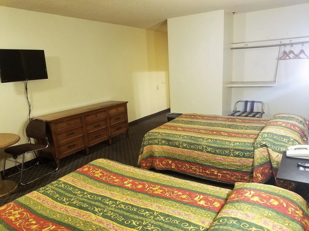 Travel Time Motel