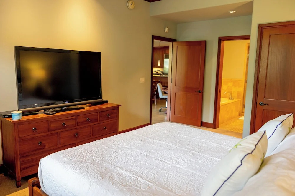 Kolea - Walk to Beach with Pool Access