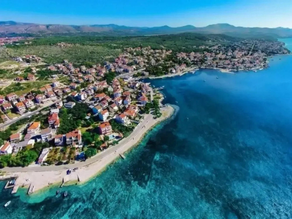 One Bedroom Apartment With sea View