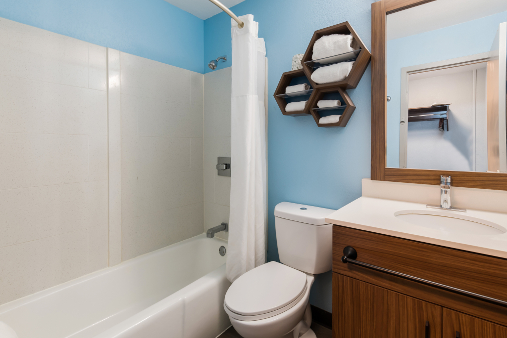 HomeTowne Studios by Red Roof Newport News - Hampton West