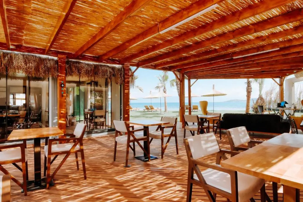 Anda Beach Bistro & Rooms