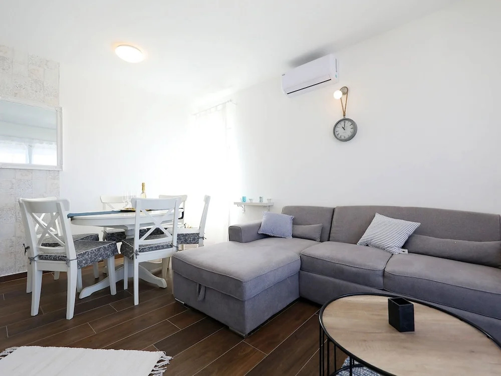 Merita Apartments with Pool