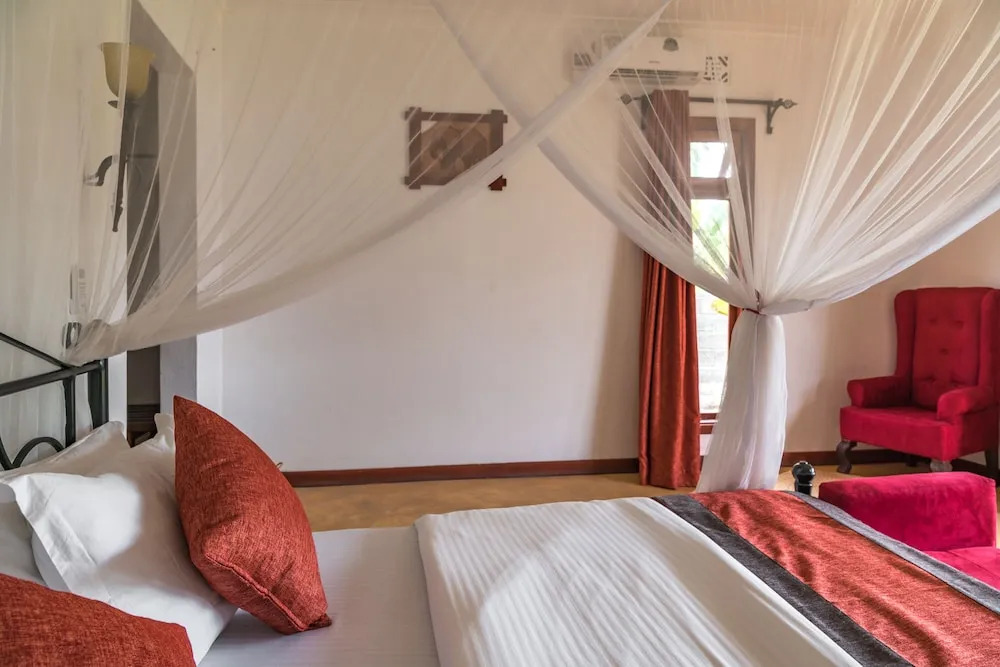 Moyoni Airport Lodge