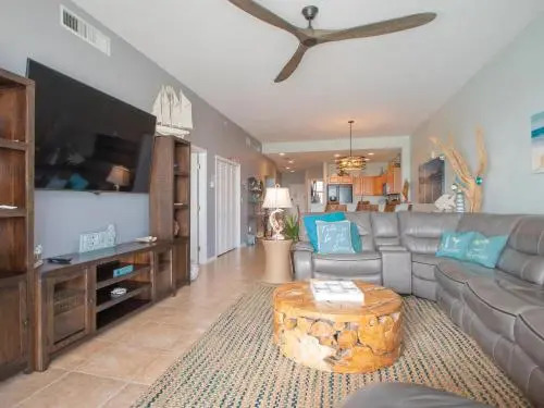 Harborview Grande 803
