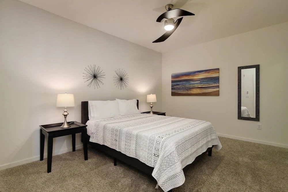 StayLo Luxury 2 Bedroom Apartment