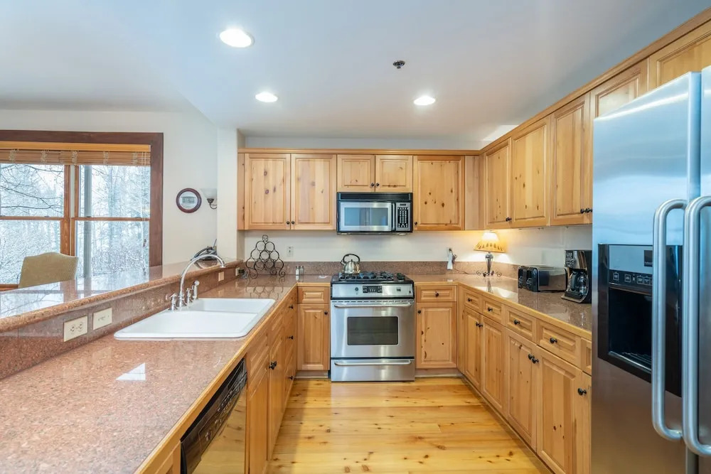 Bear Creek Lodge 112 2 Bedroom Condo by Alpine Lodging Telluride