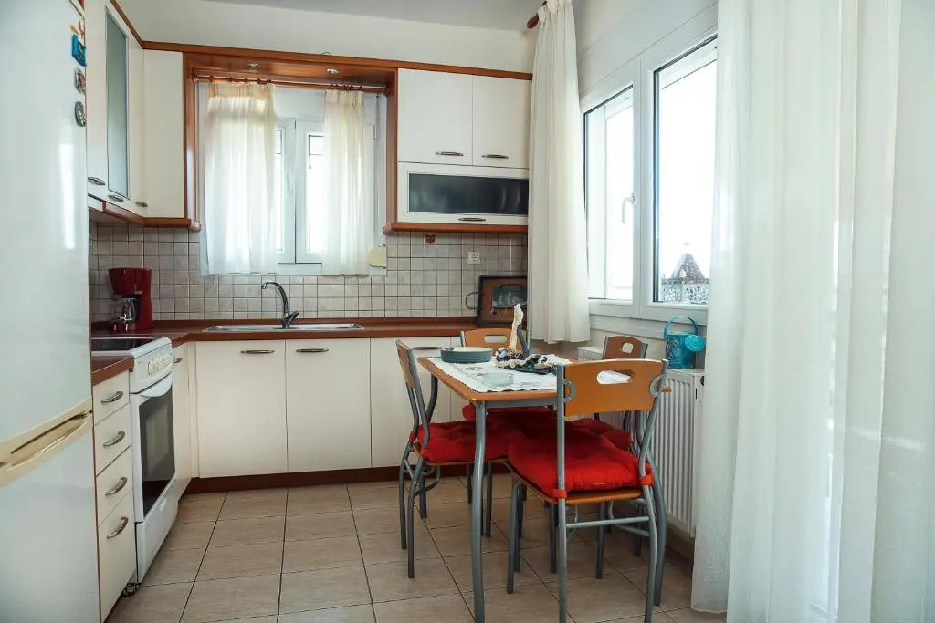 Menexe Apartments-Kelyfos