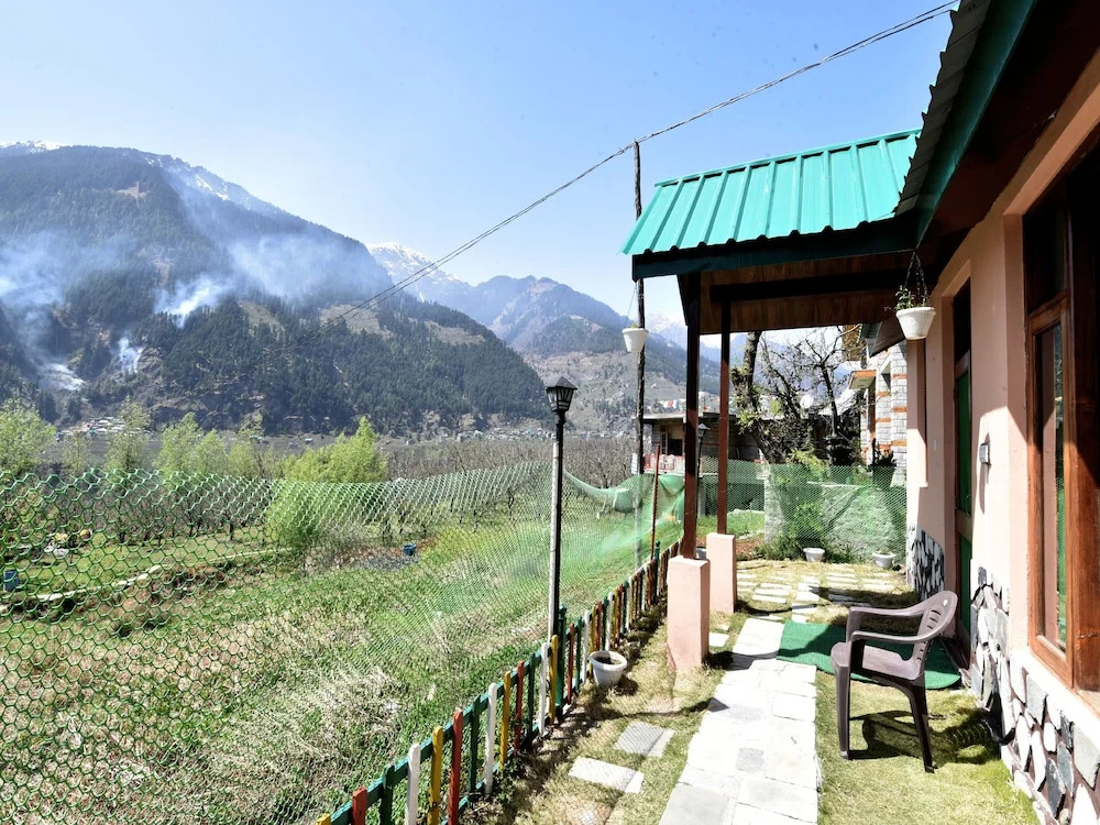 OYO 13364 Home Scenic View Cottage Naggar Road