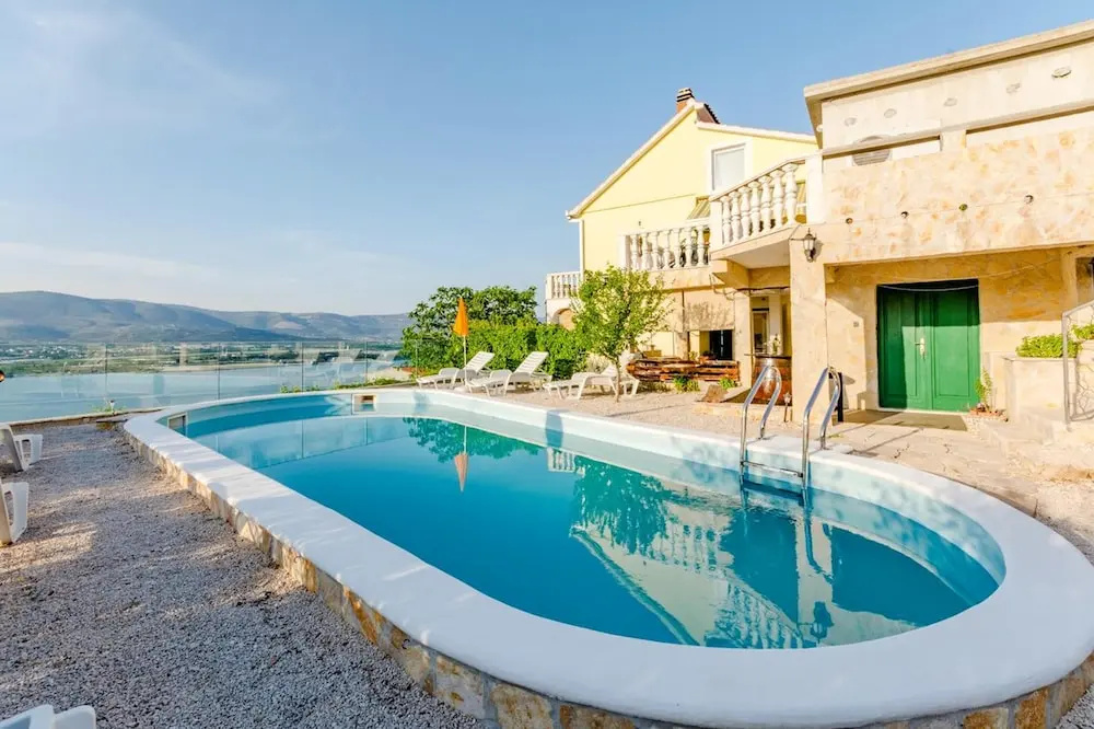 Apartment With 3 Bedrooms in Mastrinka, With Private Pool, Furnished Terrace and Wifi Near the Beach